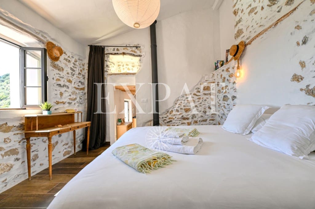 6 soveværelse Finca/Landehus til salg i Periana med swimmingpool - € 585.000 (Ref: 8902925)