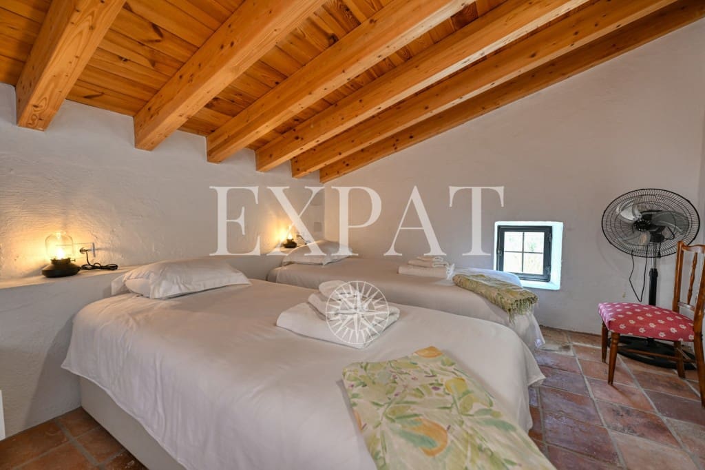 6 soveværelse Finca/Landehus til salg i Periana med swimmingpool - € 585.000 (Ref: 8902925)