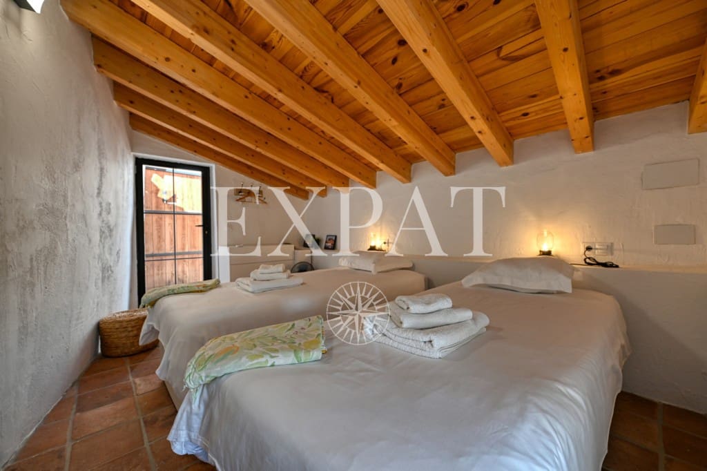 6 soveværelse Finca/Landehus til salg i Periana med swimmingpool - € 585.000 (Ref: 8902925)