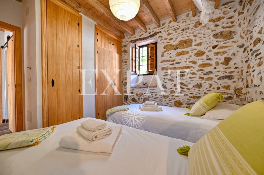 6 soveværelse Finca/Landehus til salg i Periana med swimmingpool - € 585.000 (Ref: 8902925)