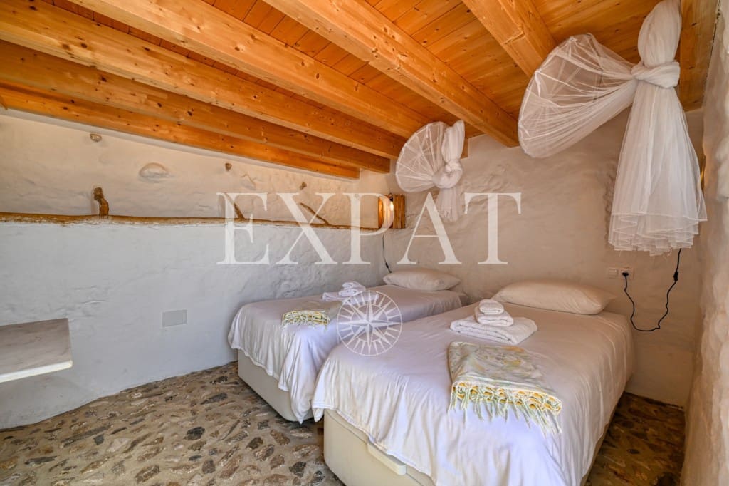 6 soveværelse Finca/Landehus til salg i Periana med swimmingpool - € 585.000 (Ref: 8902925)