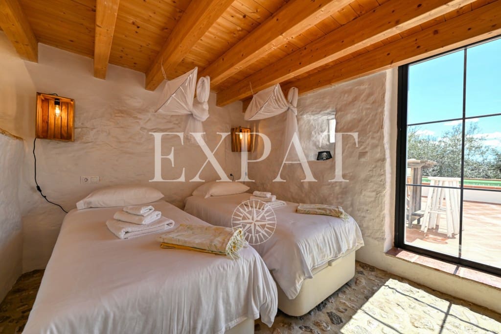 6 soveværelse Finca/Landehus til salg i Periana med swimmingpool - € 585.000 (Ref: 8902925)