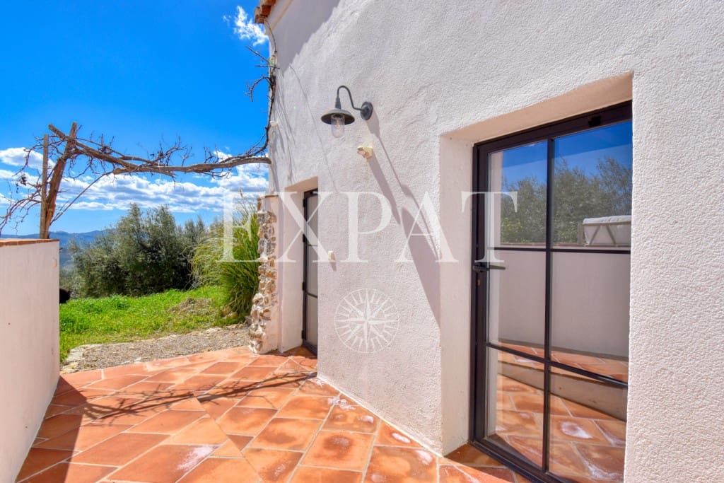 6 soveværelse Finca/Landehus til salg i Periana med swimmingpool - € 585.000 (Ref: 8902925)