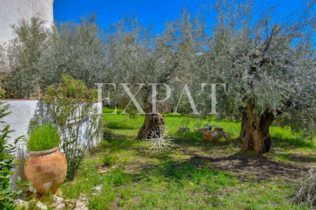 6 soveværelse Finca/Landehus til salg i Periana med swimmingpool - € 585.000 (Ref: 8902925)