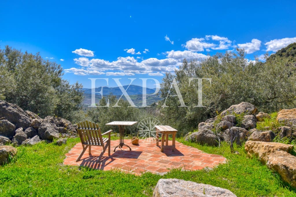 6 soveværelse Finca/Landehus til salg i Periana med swimmingpool - € 585.000 (Ref: 8902925)