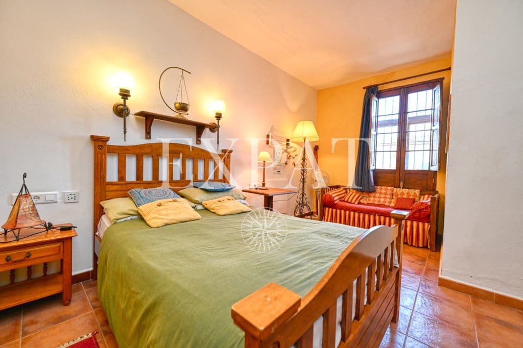 6 soveværelse Finca/Landehus til salg i Comares med swimmingpool - € 324.500 (Ref: 8910951)