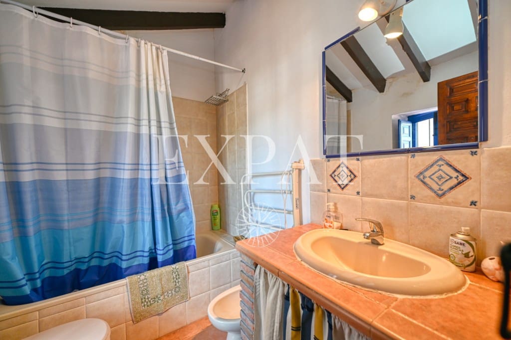 6 soveværelse Finca/Landehus til salg i Comares med swimmingpool - € 324.500 (Ref: 8910951)