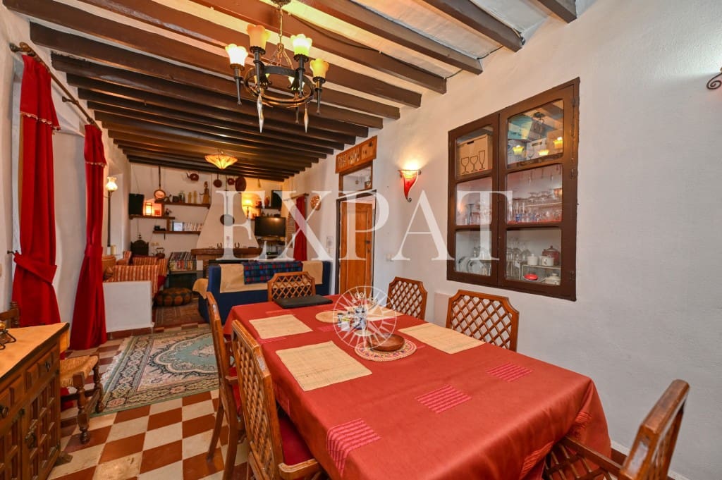 6 soveværelse Finca/Landehus til salg i Comares med swimmingpool - € 324.500 (Ref: 8910951)