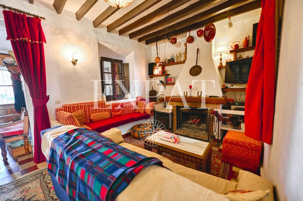 6 soveværelse Finca/Landehus til salg i Comares med swimmingpool - € 324.500 (Ref: 8910951)