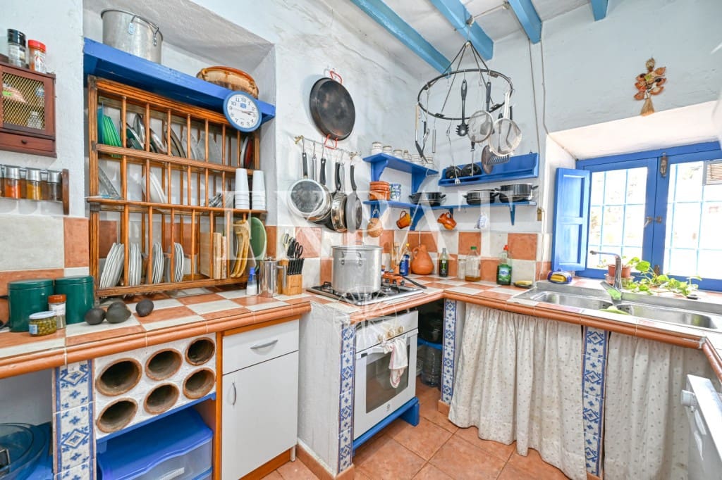 6 soveværelse Finca/Landehus til salg i Comares med swimmingpool - € 324.500 (Ref: 8910951)