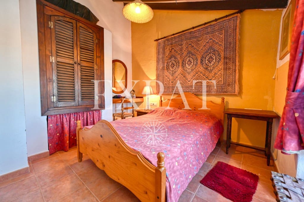 6 soveværelse Finca/Landehus til salg i Comares med swimmingpool - € 324.500 (Ref: 8910951)