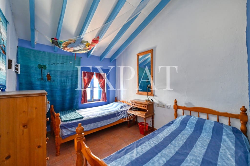 6 soveværelse Finca/Landehus til salg i Comares med swimmingpool - € 324.500 (Ref: 8910951)