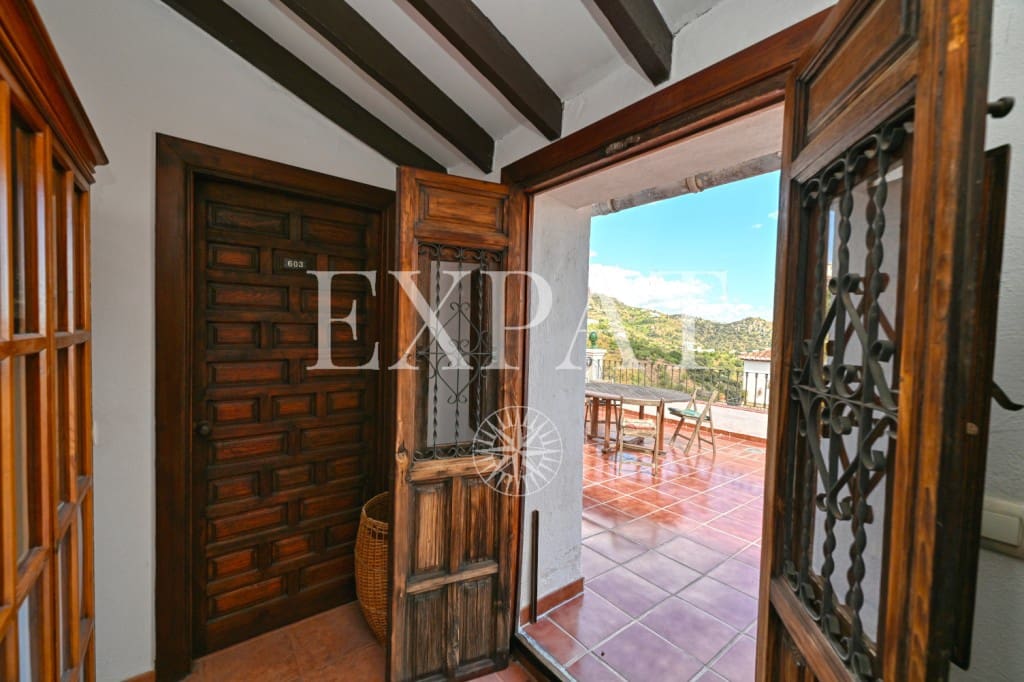 6 soveværelse Finca/Landehus til salg i Comares med swimmingpool - € 324.500 (Ref: 8910951)