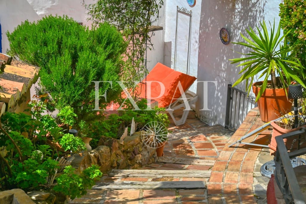 6 soveværelse Finca/Landehus til salg i Comares med swimmingpool - € 324.500 (Ref: 8910951)