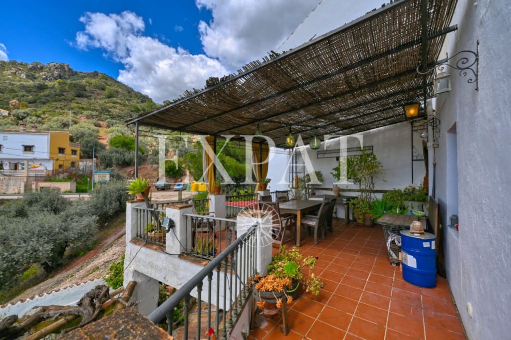 6 soveværelse Finca/Landehus til salg i Comares med swimmingpool - € 324.500 (Ref: 8910951)