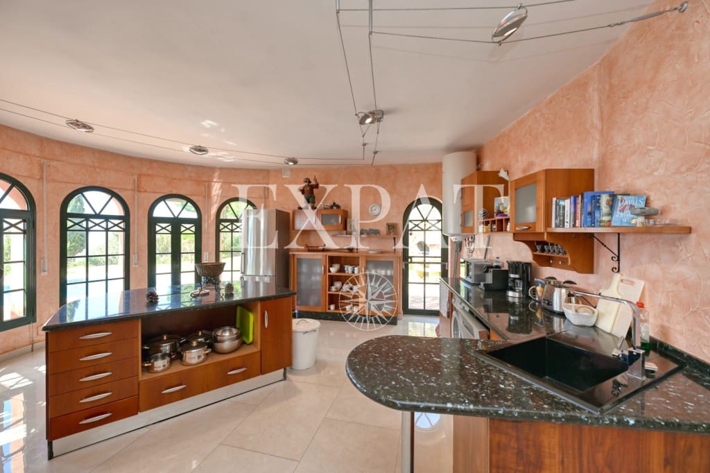 3 soveværelse Finca/Landehus til salg i Arenas med swimmingpool - € 740.000 (Ref: 8948649)