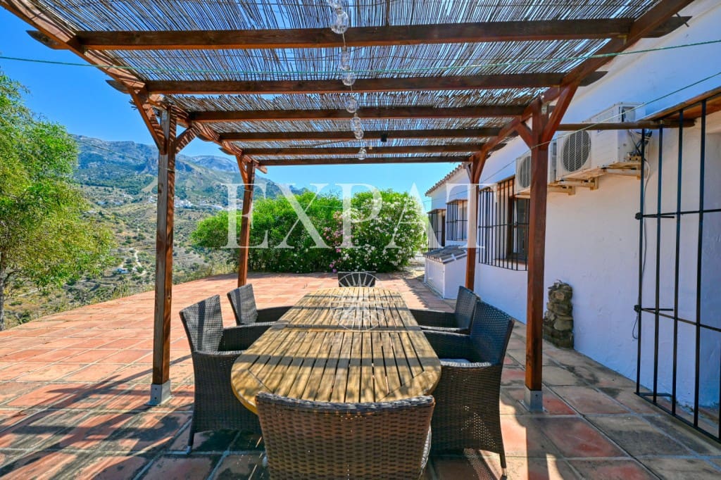 3 sypialnia Finka/Dom wiejski na sprzedaż w Canillas de Aceituno z basenem - 399 000 € (Ref: 8979011)