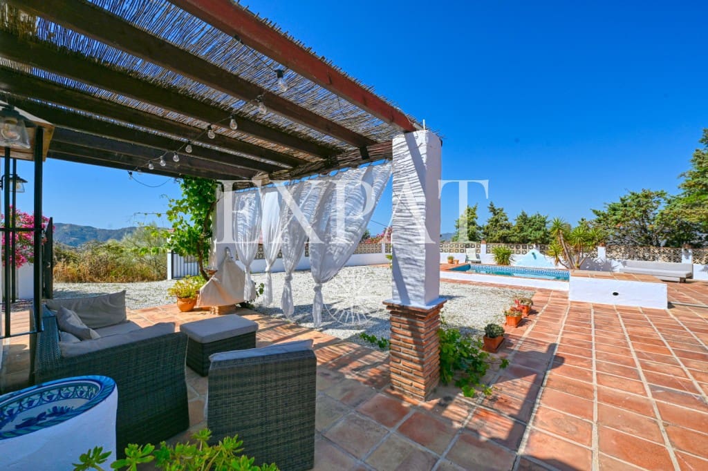 3 sypialnia Finka/Dom wiejski na sprzedaż w Canillas de Aceituno z basenem - 399 000 € (Ref: 8979011)