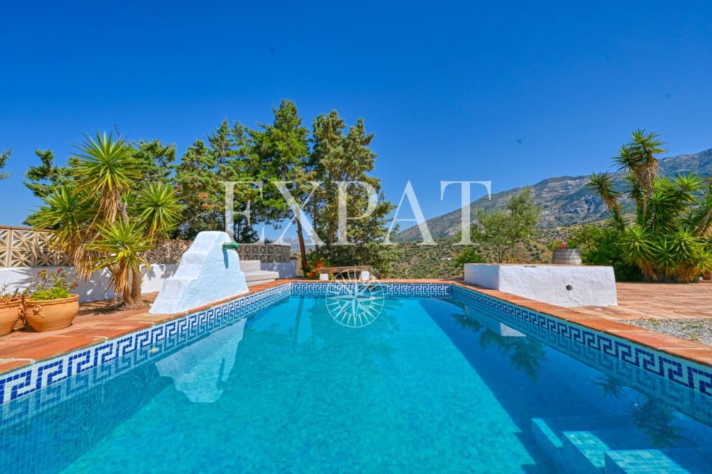 3 sypialnia Finka/Dom wiejski na sprzedaż w Canillas de Aceituno z basenem - 399 000 € (Ref: 8979011)