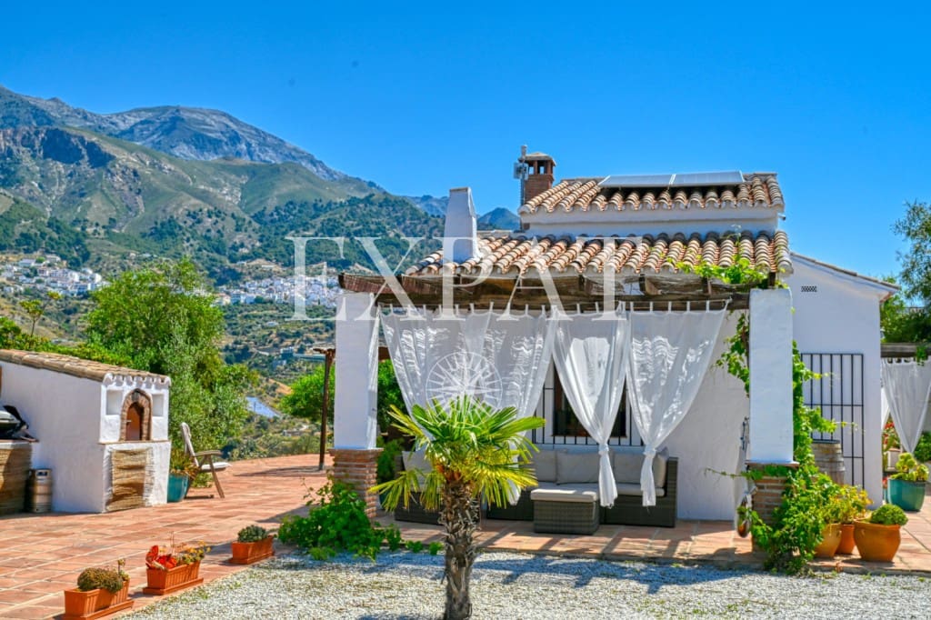 3 sypialnia Finka/Dom wiejski na sprzedaż w Canillas de Aceituno z basenem - 399 000 € (Ref: 8979011)