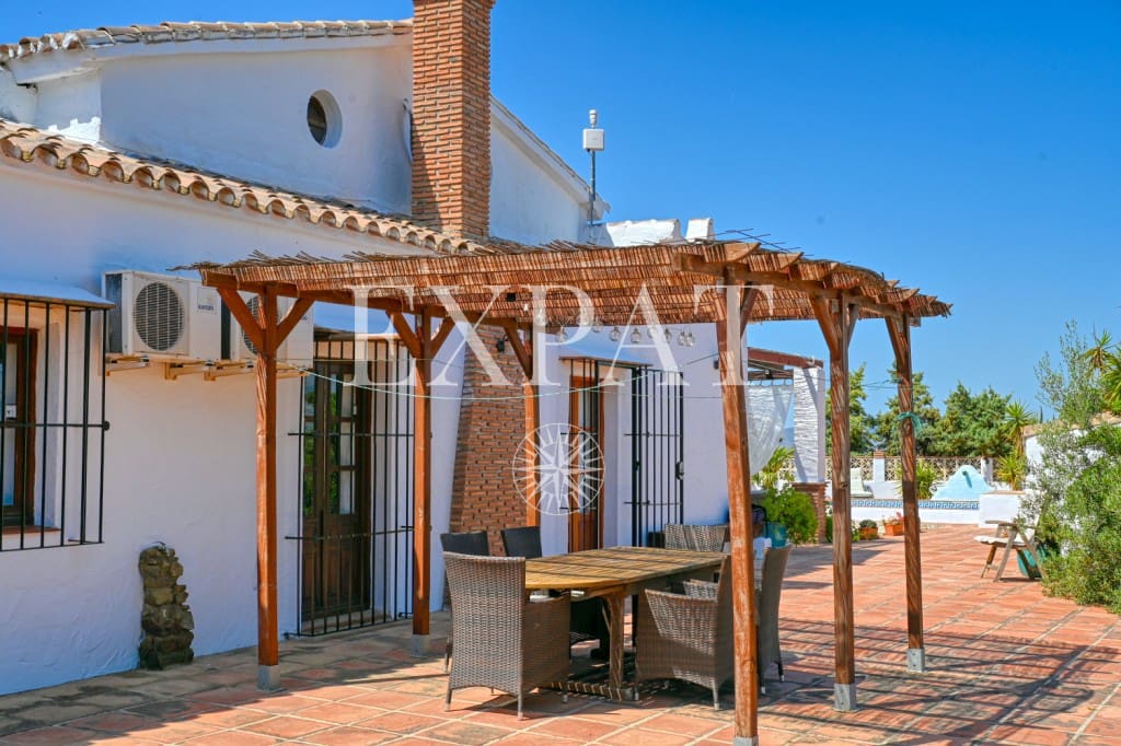 3 sypialnia Finka/Dom wiejski na sprzedaż w Canillas de Aceituno z basenem - 399 000 € (Ref: 8979011)