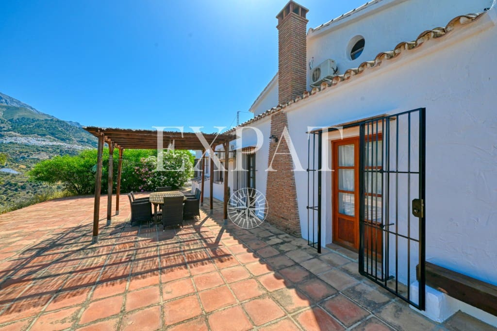 3 sypialnia Finka/Dom wiejski na sprzedaż w Canillas de Aceituno z basenem - 399 000 € (Ref: 8979011)