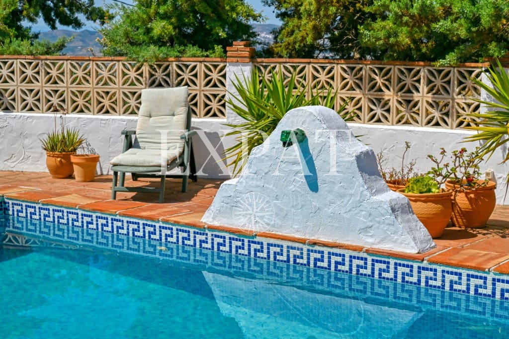 3 sypialnia Finka/Dom wiejski na sprzedaż w Canillas de Aceituno z basenem - 399 000 € (Ref: 8979011)