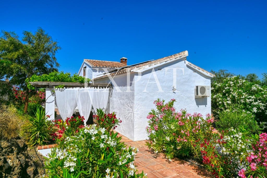 3 sypialnia Finka/Dom wiejski na sprzedaż w Canillas de Aceituno z basenem - 399 000 € (Ref: 8979011)