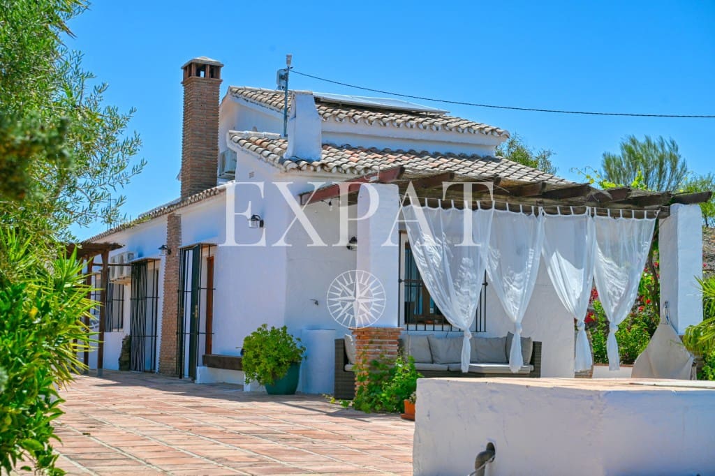 3 sypialnia Finka/Dom wiejski na sprzedaż w Canillas de Aceituno z basenem - 399 000 € (Ref: 8979011)