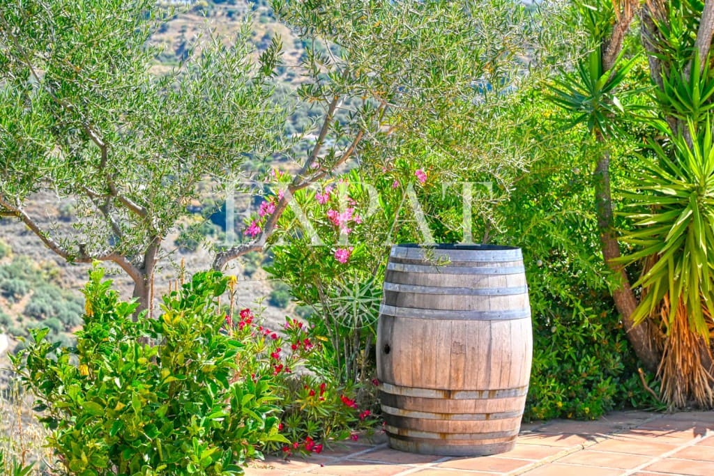 3 sypialnia Finka/Dom wiejski na sprzedaż w Canillas de Aceituno z basenem - 399 000 € (Ref: 8979011)