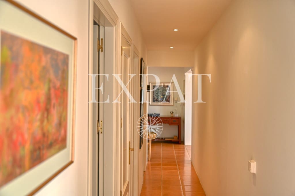 4 sypialnia Finka/Dom wiejski na sprzedaż w Sayalonga z basenem garażem - 825 000 € (Ref: 9073249)