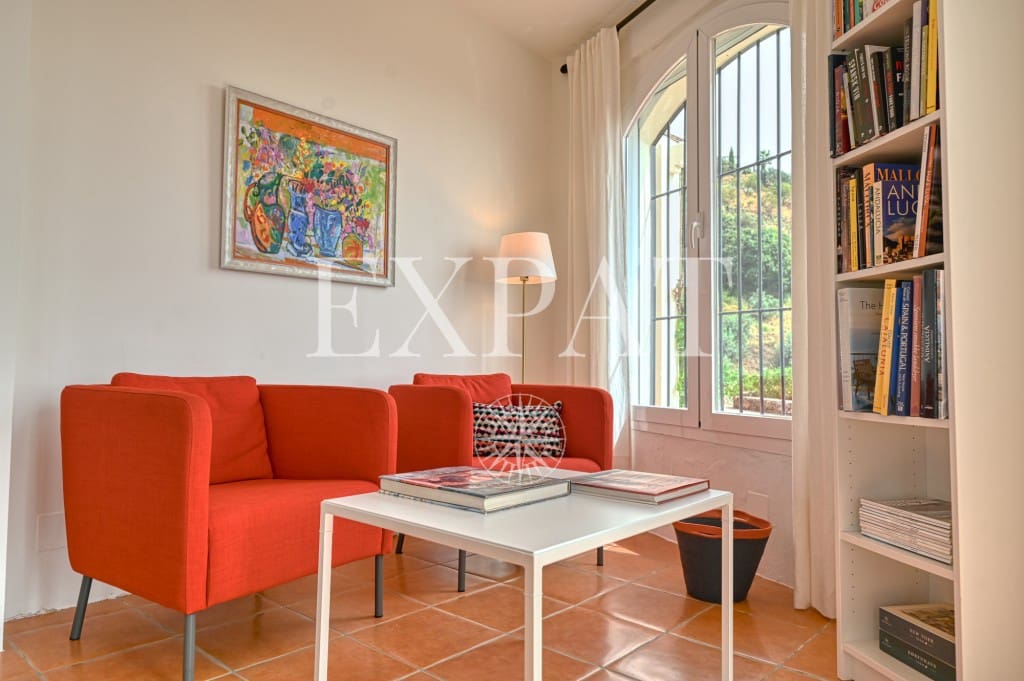 4 sypialnia Finka/Dom wiejski na sprzedaż w Sayalonga z basenem garażem - 825 000 € (Ref: 9073249)