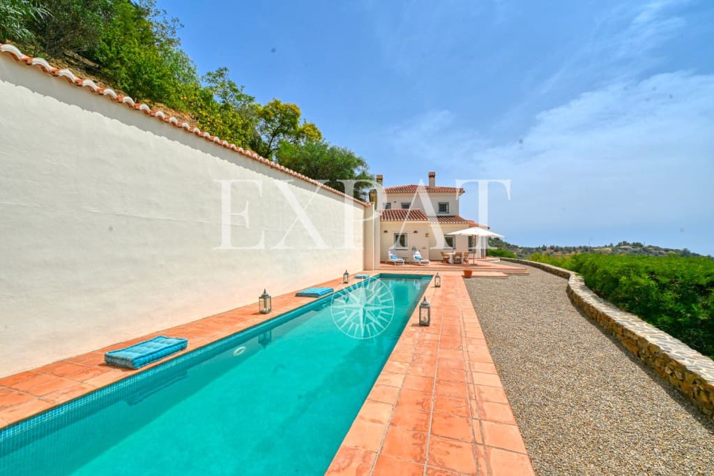 4 sypialnia Finka/Dom wiejski na sprzedaż w Sayalonga z basenem garażem - 825 000 € (Ref: 9073249)