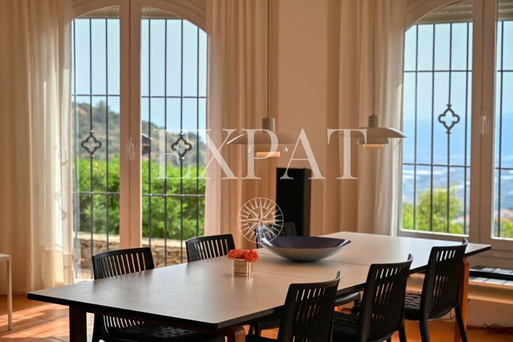 4 sypialnia Finka/Dom wiejski na sprzedaż w Sayalonga z basenem garażem - 825 000 € (Ref: 9073249)