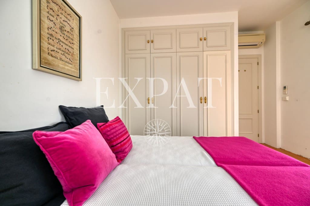 4 sypialnia Finka/Dom wiejski na sprzedaż w Sayalonga z basenem garażem - 825 000 € (Ref: 9073249)