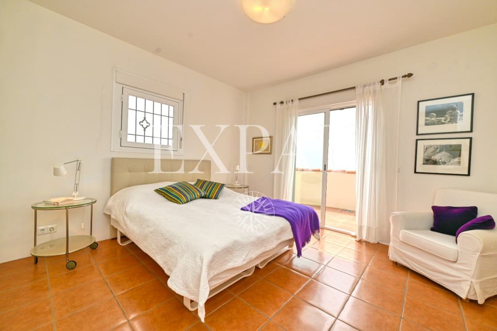 4 sypialnia Finka/Dom wiejski na sprzedaż w Sayalonga z basenem garażem - 825 000 € (Ref: 9073249)