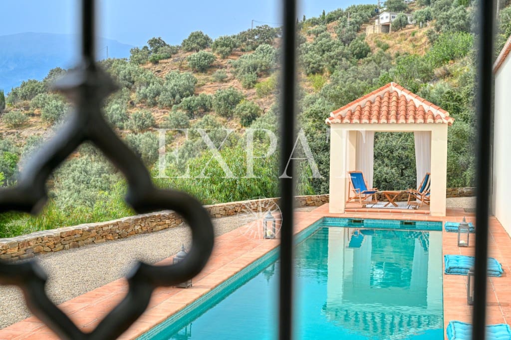 4 sypialnia Finka/Dom wiejski na sprzedaż w Sayalonga z basenem garażem - 825 000 € (Ref: 9073249)