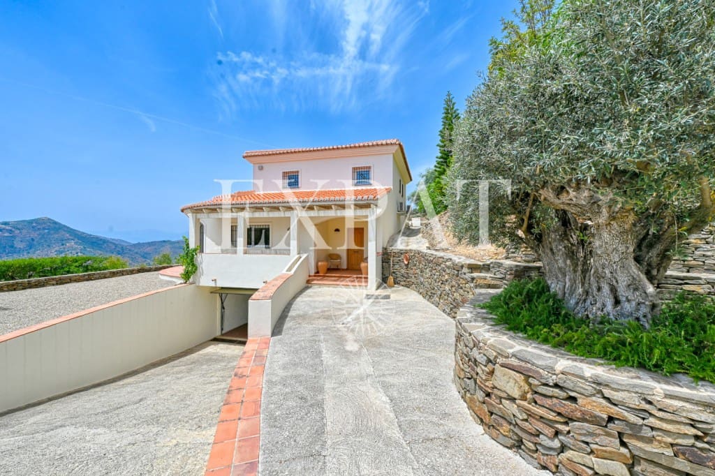 4 sypialnia Finka/Dom wiejski na sprzedaż w Sayalonga z basenem garażem - 825 000 € (Ref: 9073249)