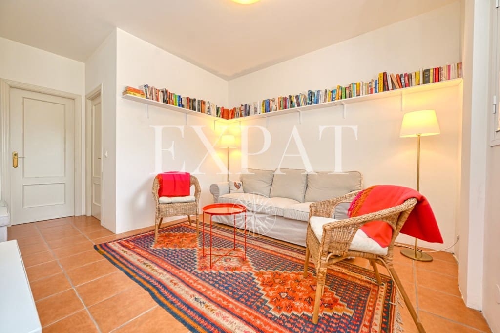 4 sypialnia Finka/Dom wiejski na sprzedaż w Sayalonga z basenem garażem - 825 000 € (Ref: 9073249)