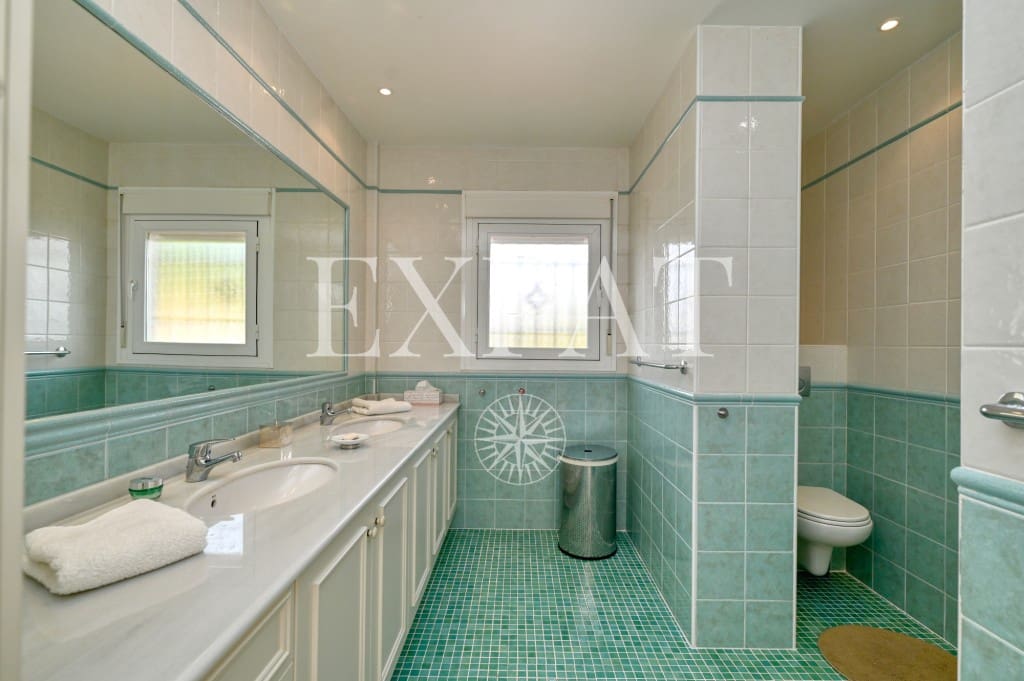 4 sypialnia Finka/Dom wiejski na sprzedaż w Sayalonga z basenem garażem - 825 000 € (Ref: 9073249)