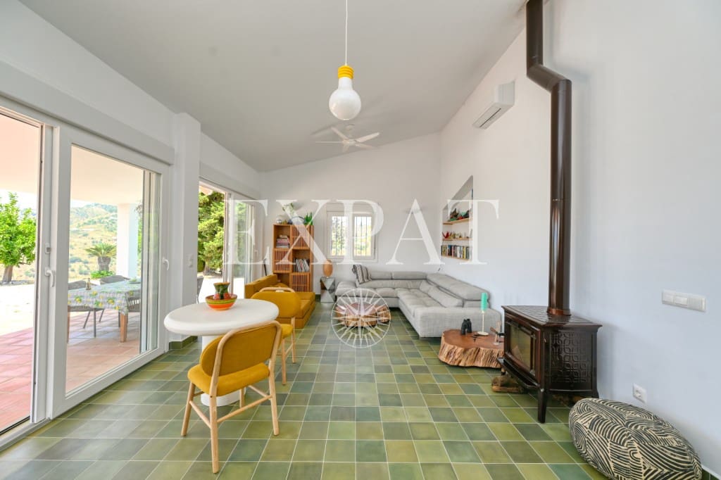 3 slaapkamer Finca/Landhuis te koop in Competa met zwembad - € 549.000 (Ref: 9098965)