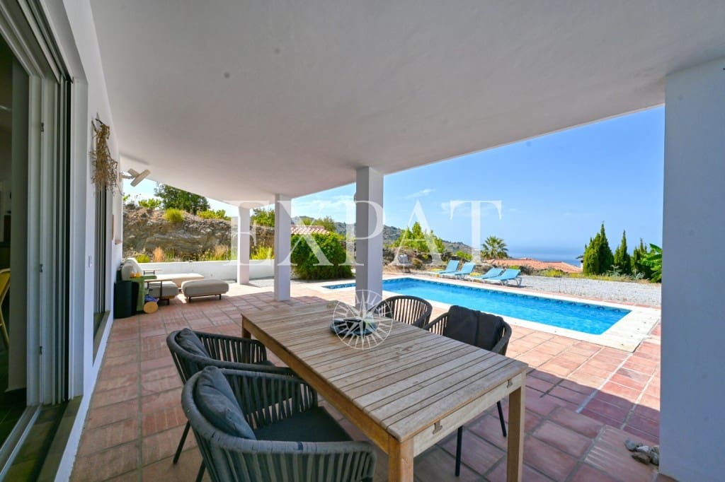 3 slaapkamer Finca/Landhuis te koop in Competa met zwembad - € 549.000 (Ref: 9098965)