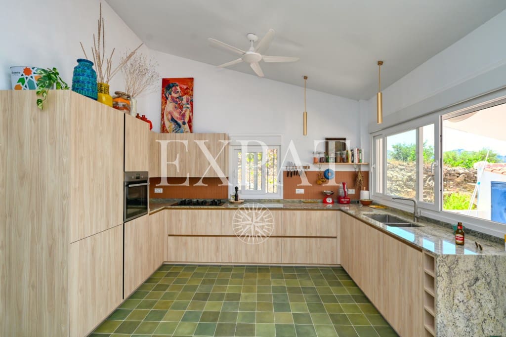 3 slaapkamer Finca/Landhuis te koop in Competa met zwembad - € 549.000 (Ref: 9098965)