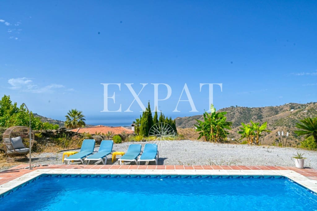 3 slaapkamer Finca/Landhuis te koop in Competa met zwembad - € 549.000 (Ref: 9098965)