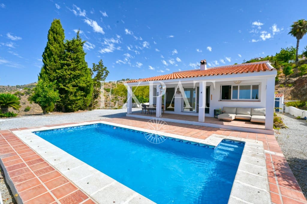 3 slaapkamer Finca/Landhuis te koop in Competa met zwembad - € 549.000 (Ref: 9098965)