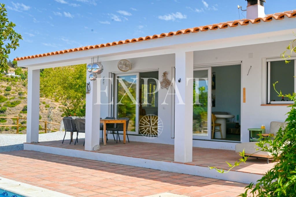 3 slaapkamer Finca/Landhuis te koop in Competa met zwembad - € 549.000 (Ref: 9098965)