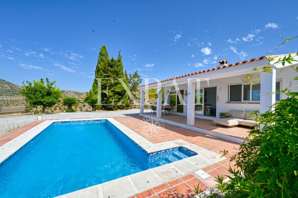 3 slaapkamer Finca/Landhuis te koop in Competa met zwembad - € 549.000 (Ref: 9098965)