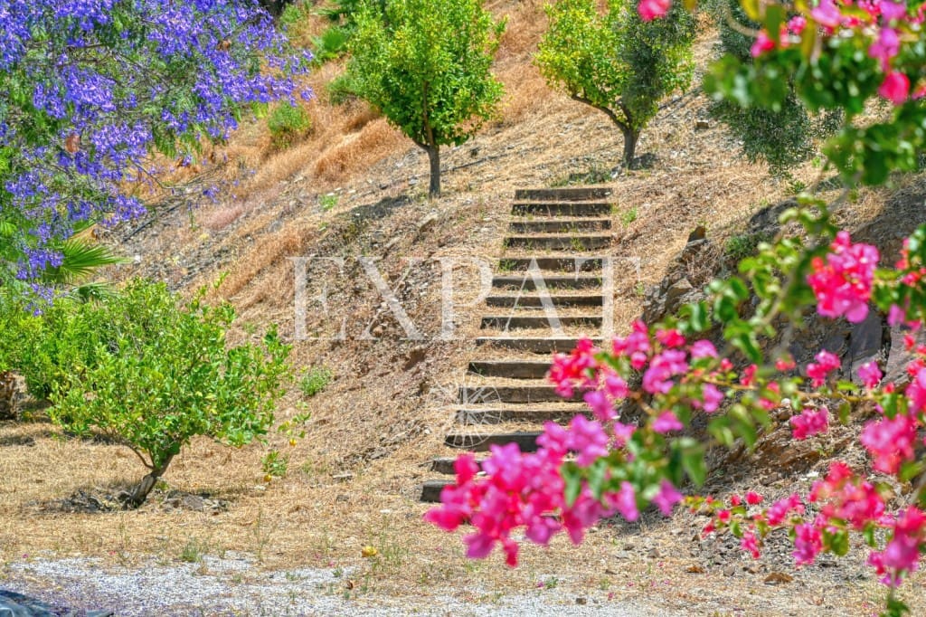 3 slaapkamer Finca/Landhuis te koop in Competa met zwembad - € 549.000 (Ref: 9098965)