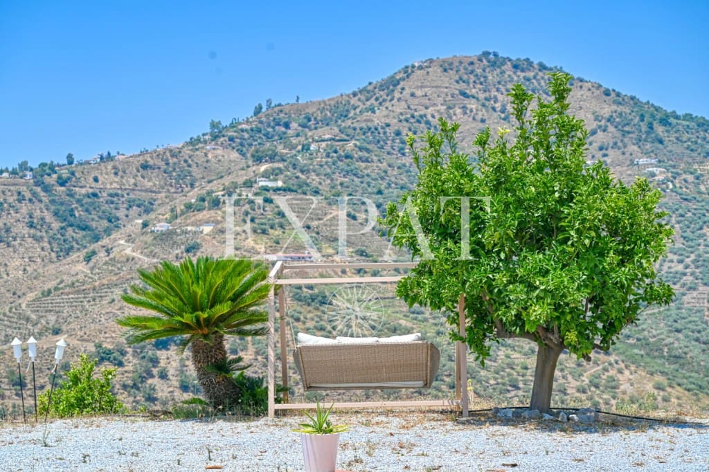 3 slaapkamer Finca/Landhuis te koop in Competa met zwembad - € 549.000 (Ref: 9098965)