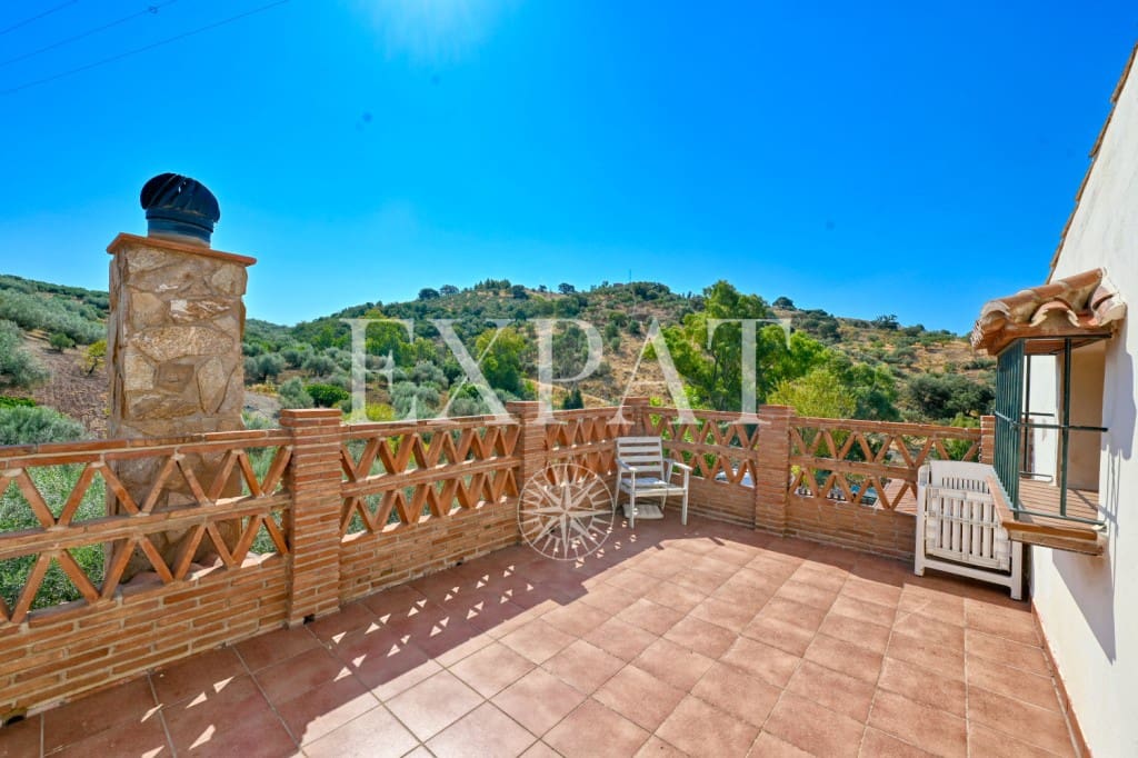 4 sypialnia Finka/Dom wiejski na sprzedaż w Riogordo z basenem - 370 000 € (Ref: 9104433)